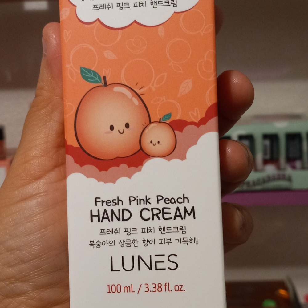 Hand cream - Picture 2 of 3
